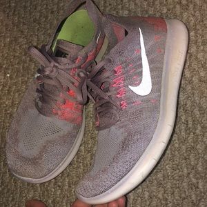 Nike fly knit women’s shoes 7.5